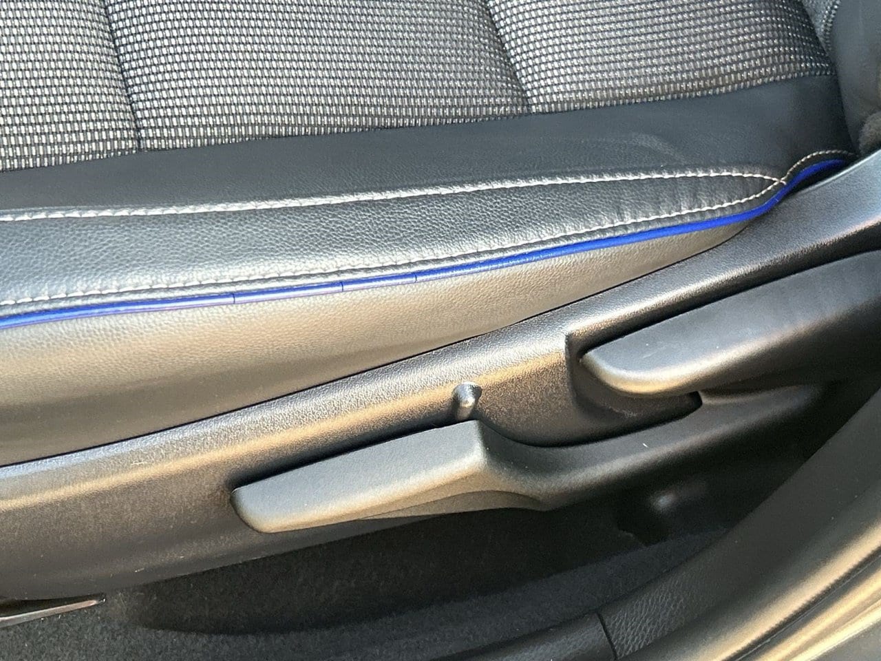 Used 2018 Slate Metallic Toyota SE image 17