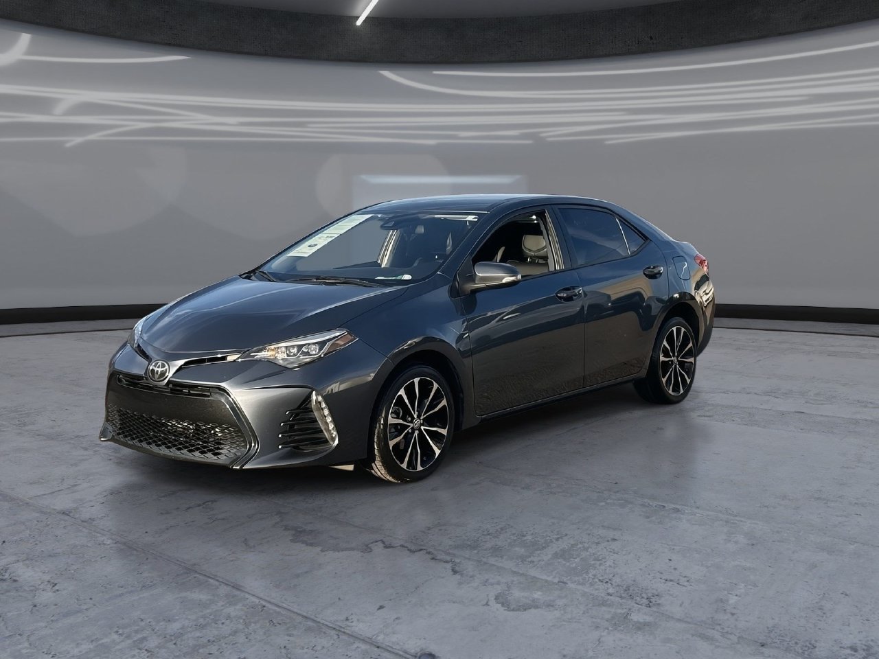 Used 2018 Slate Metallic Toyota SE image 3