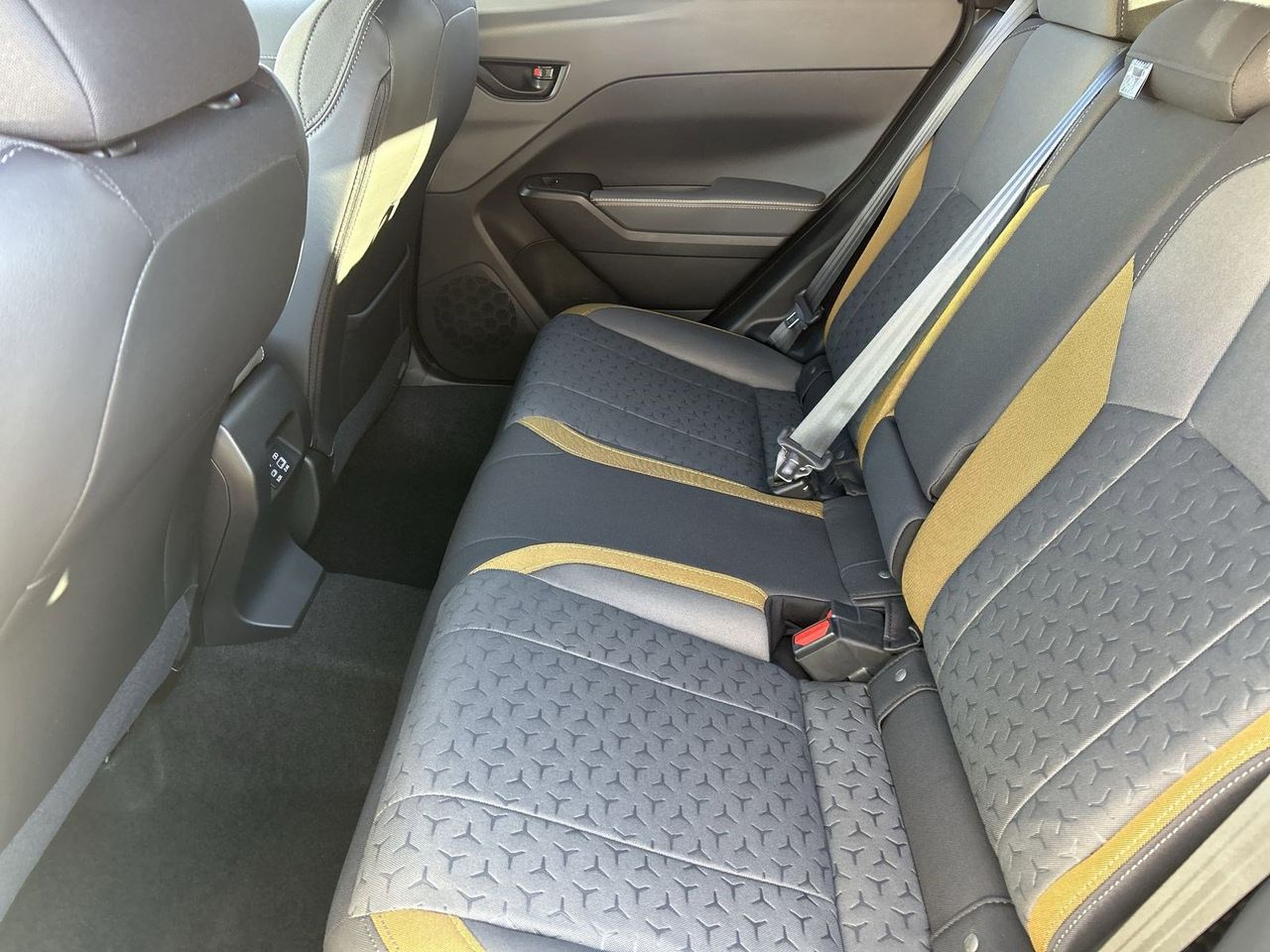 New 2026 Sand Dune Pearl Subaru Sport Hybrid image 13