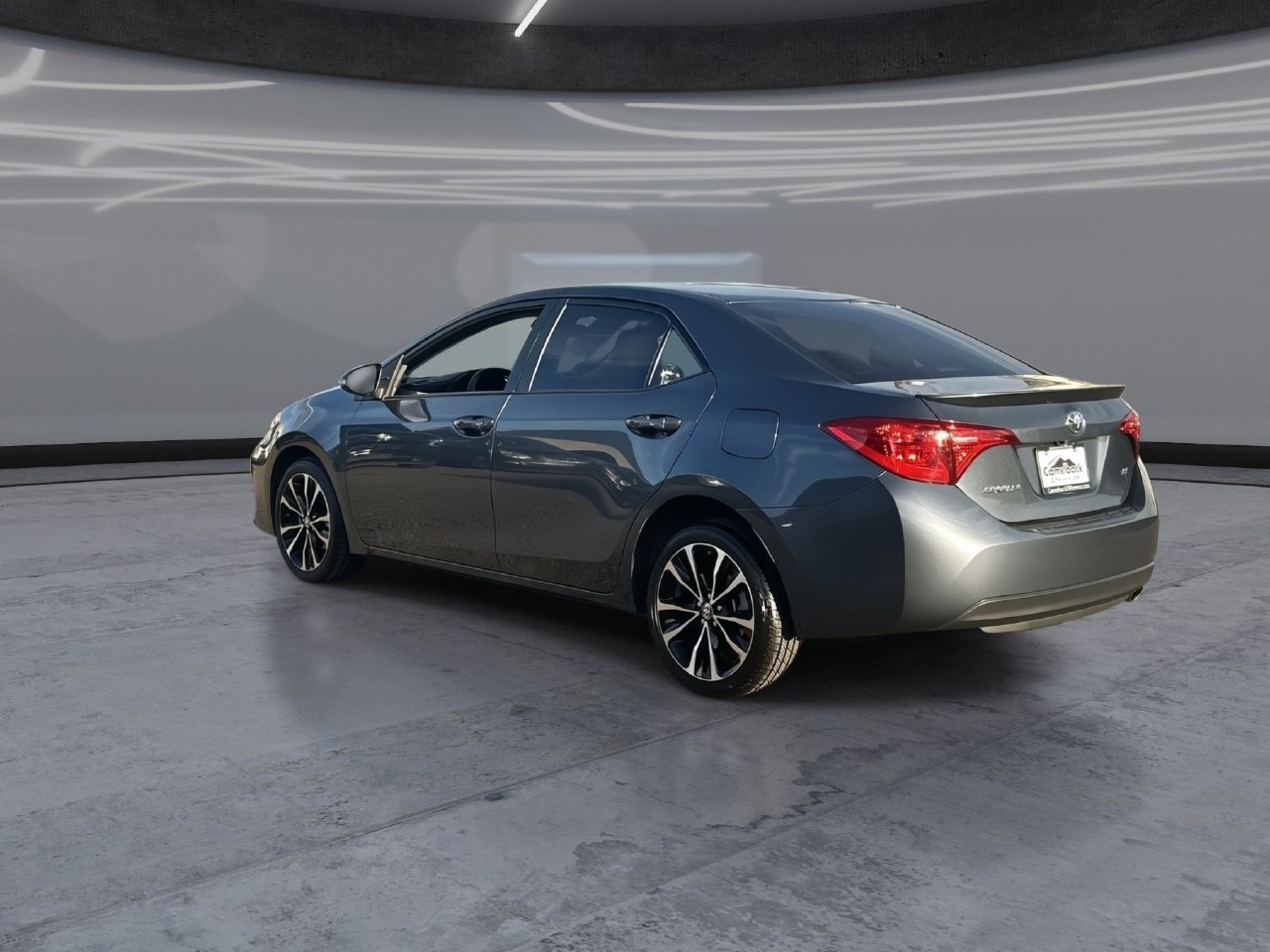 Used 2018 Slate Metallic Toyota SE image 4