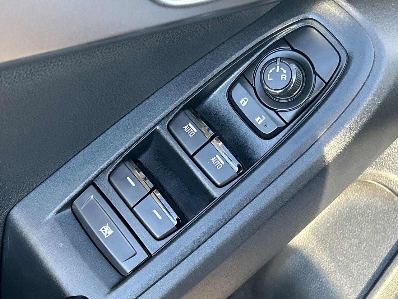 Certified Used 2025 Ice Silver Subaru Sport image 18