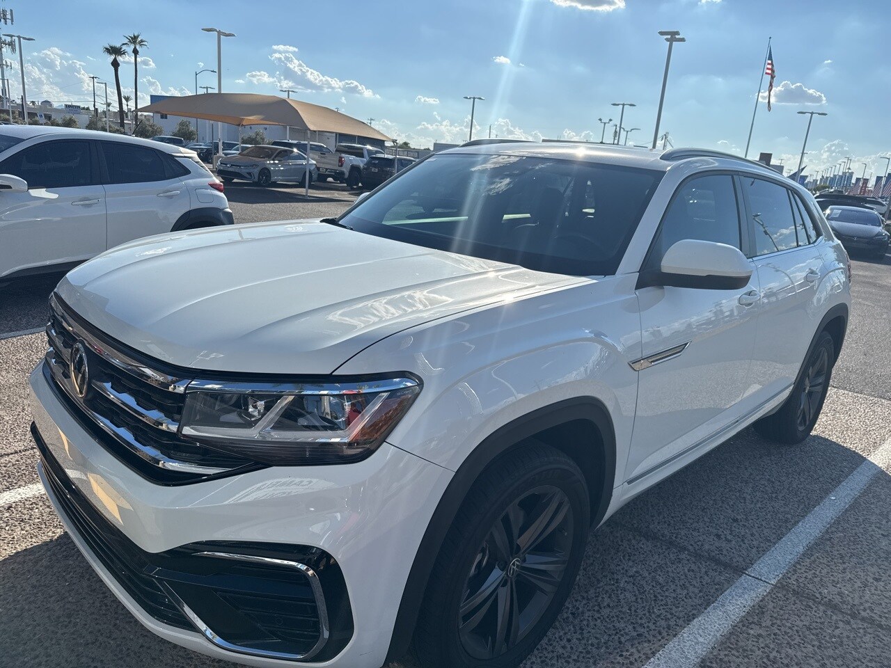 2021 Volkswagen Atlas Cross Sport V6 SE Technology R-Line photo 2