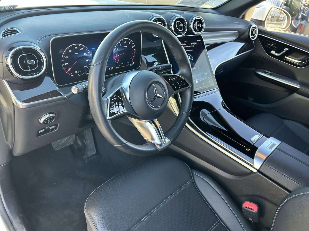 Used 2025 Polar White Mercedes-Benz GLC 300 image 15