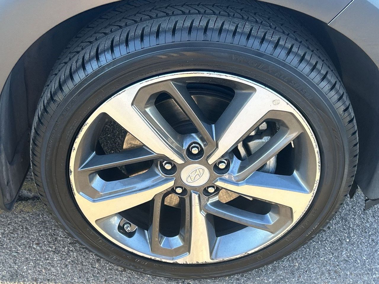 Used 2019 Chalk White Hyundai Ultimate image 7