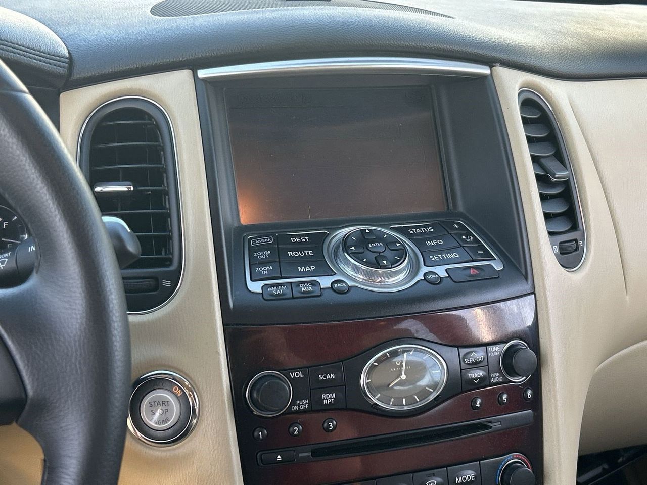 Used 2017 Black Obsidian INFINITI Base image 23