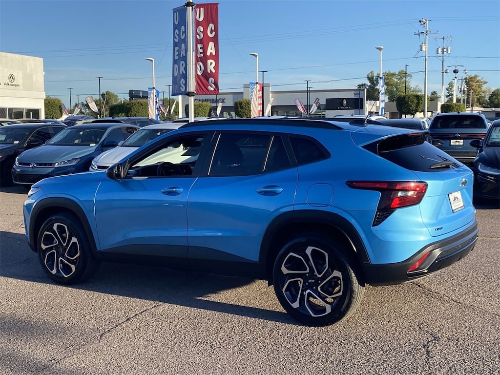 Used 2025 Chevrolet Trax 2RS SUV