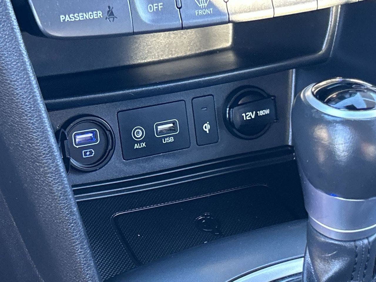 Used 2019 Chalk White Hyundai Ultimate image 26