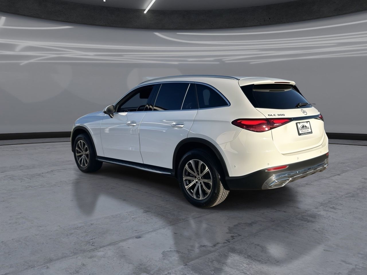 Used 2025 Polar White Mercedes-Benz GLC 300 image 4