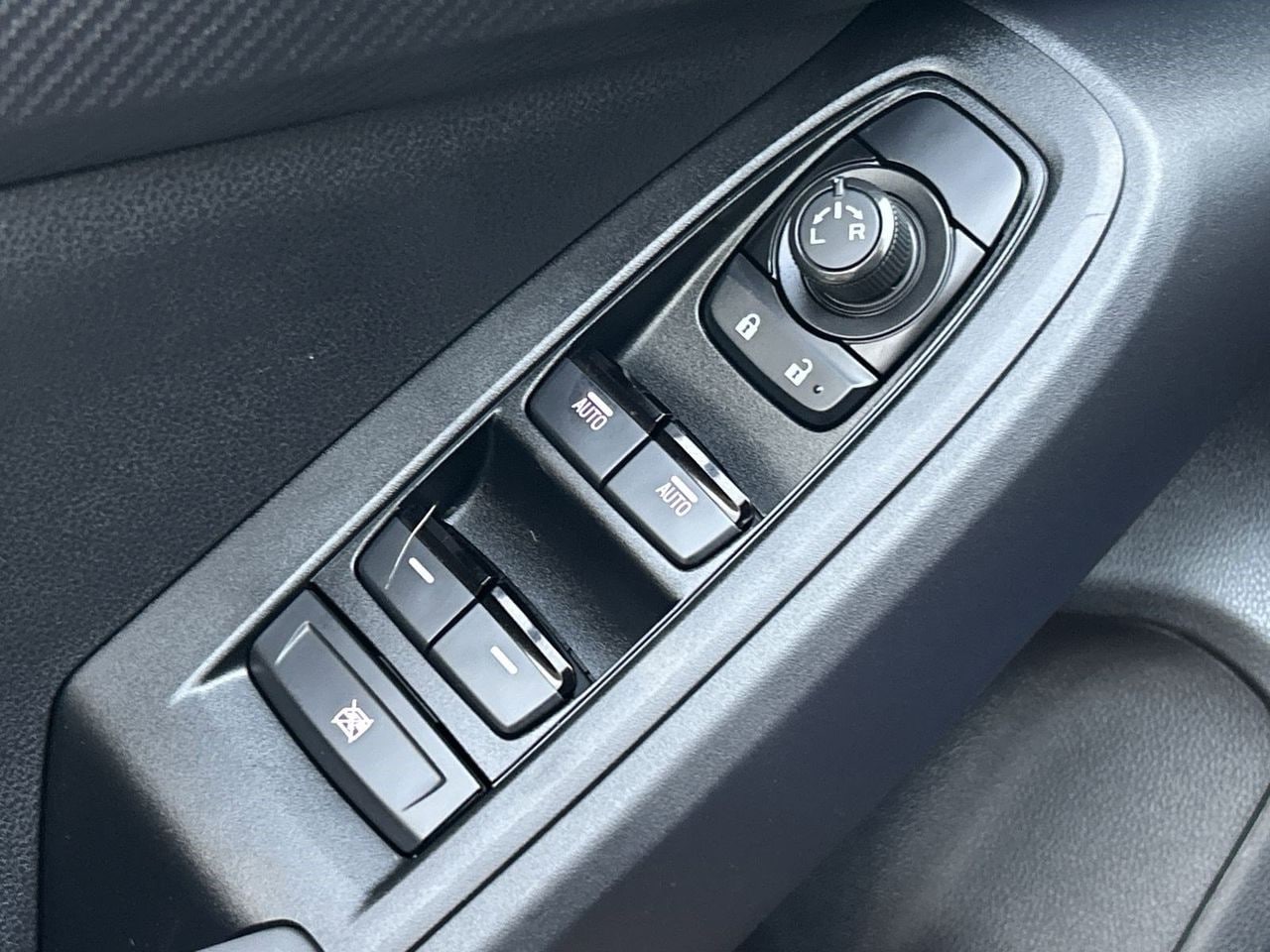 Certified Used 2025 Sapphire Blue Pearl Subaru Sport image 17