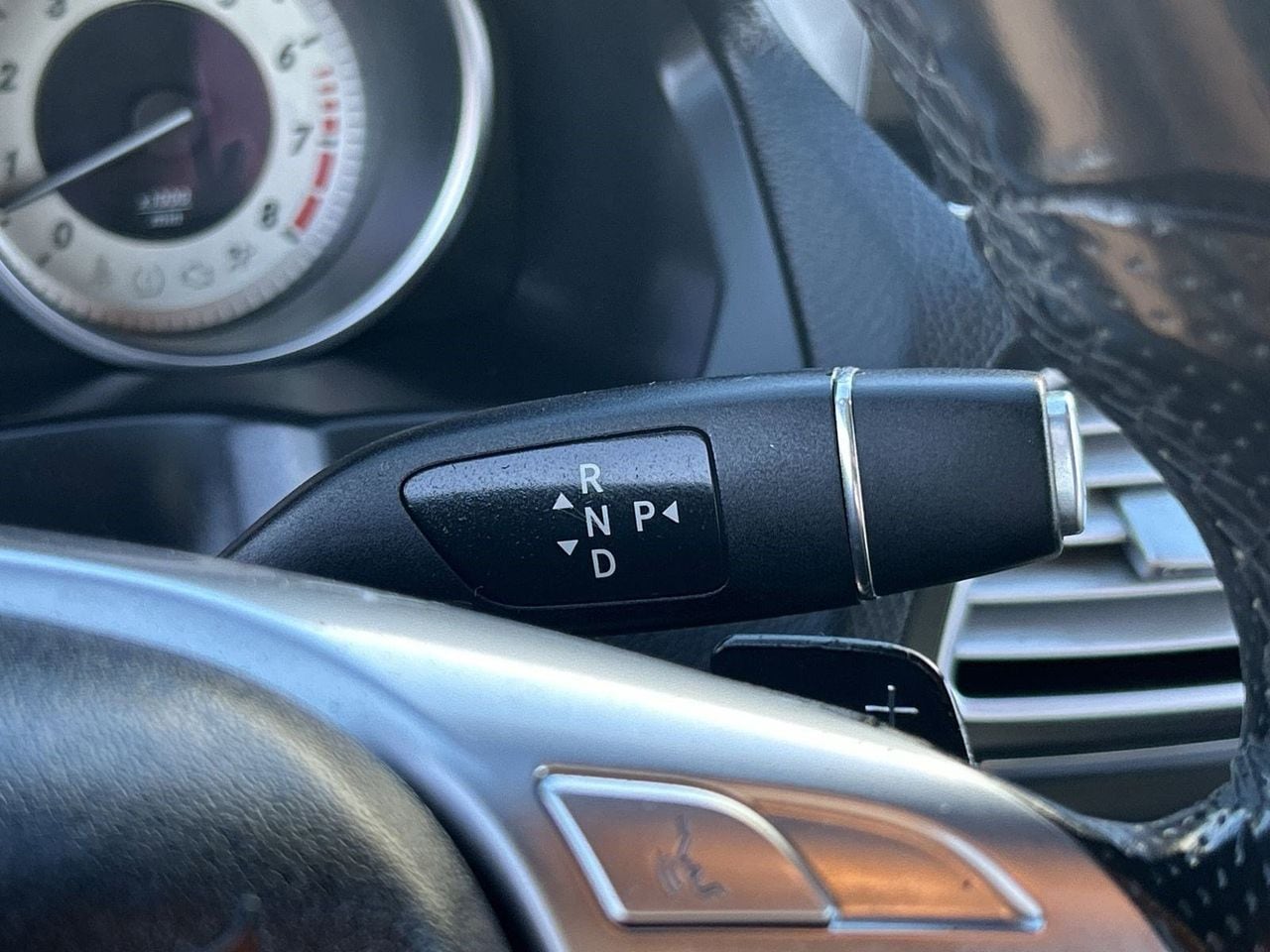 Used 2015 Designo Diamond White Metallic Mercedes-Benz E 550 image 25