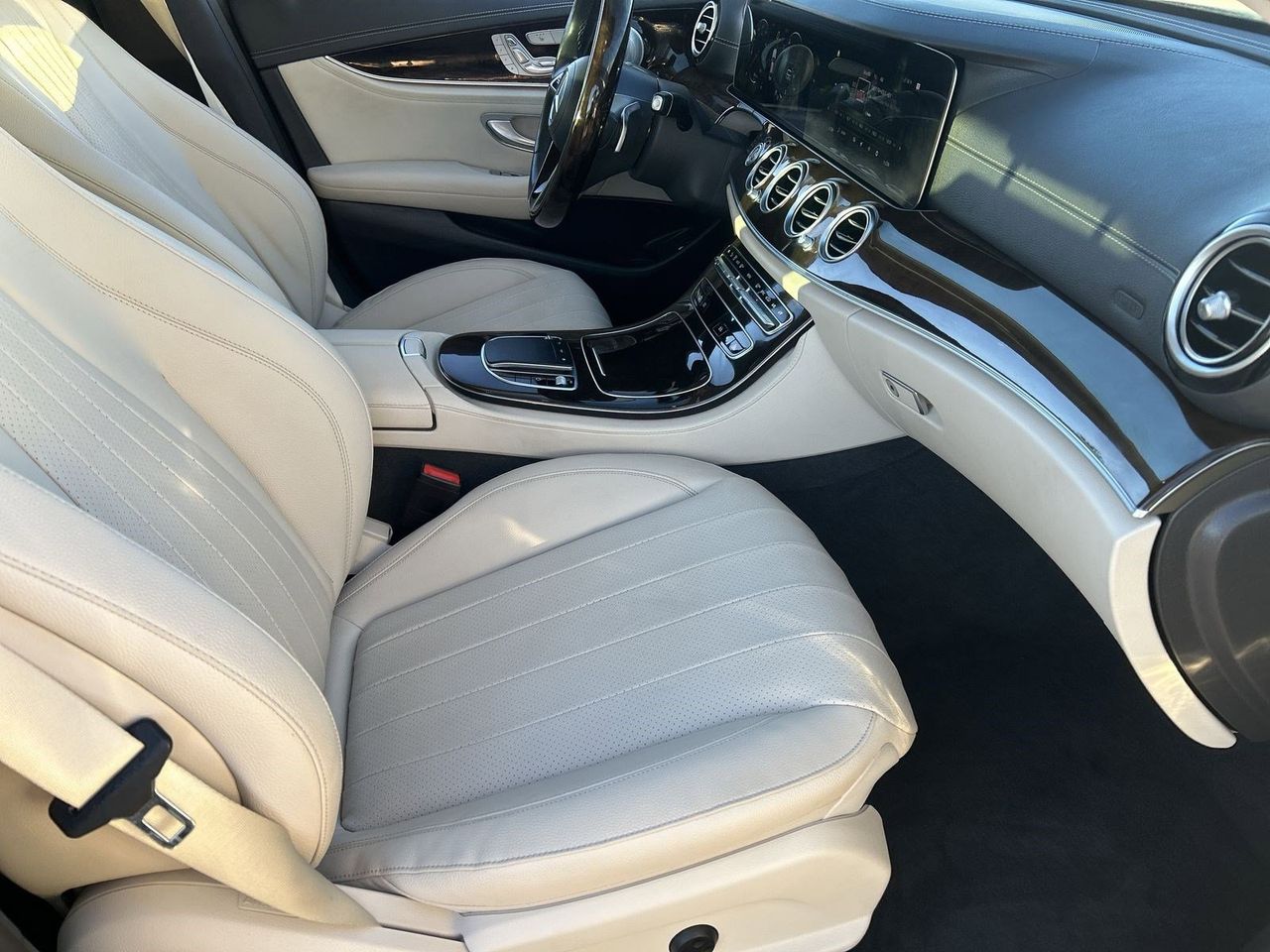 Used 2022 Obsidian Black Mercedes-Benz E 350 image 8