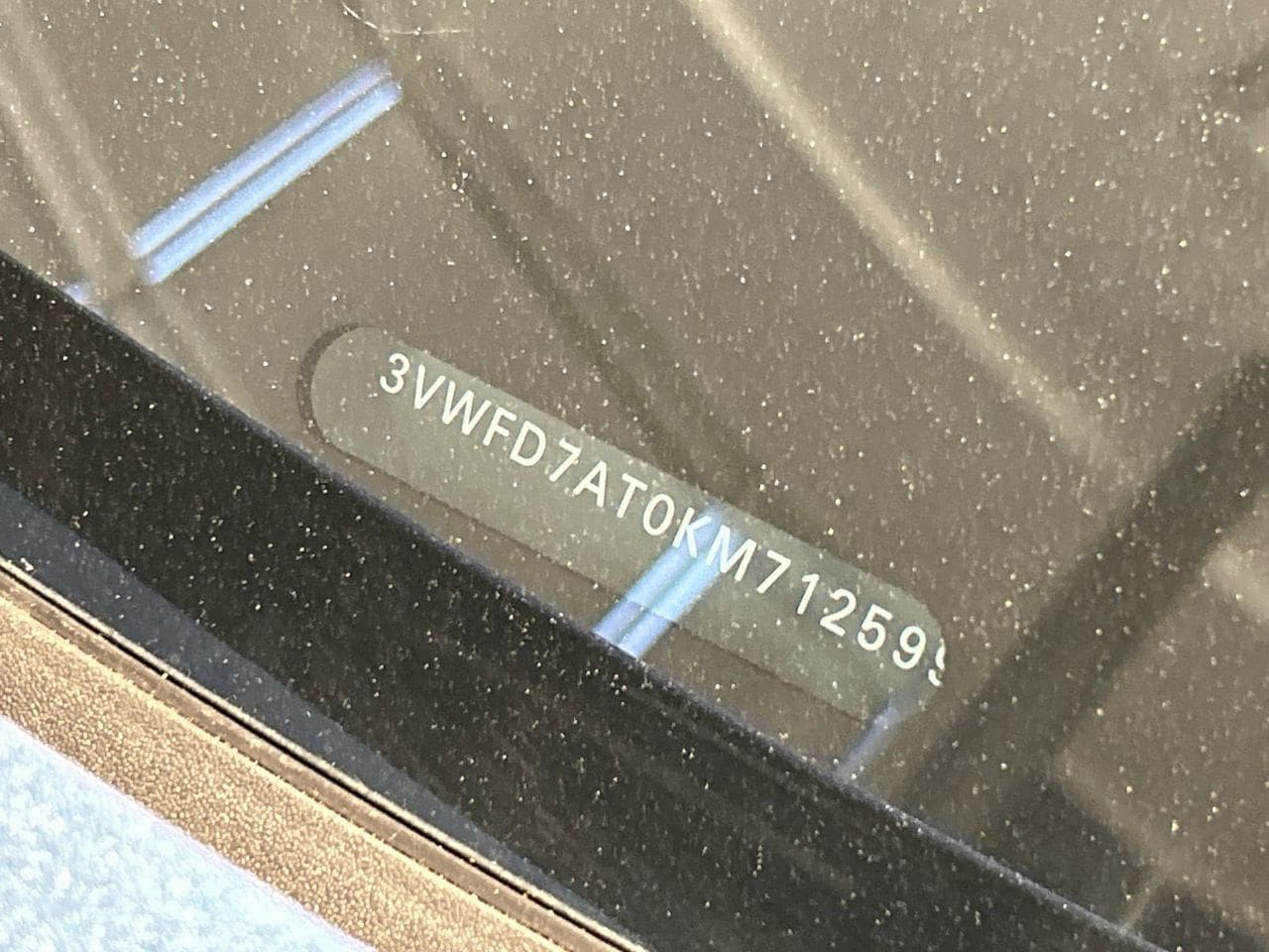 Used 2019 Silk Blue Metallic Volkswagen 2.0T S image 27