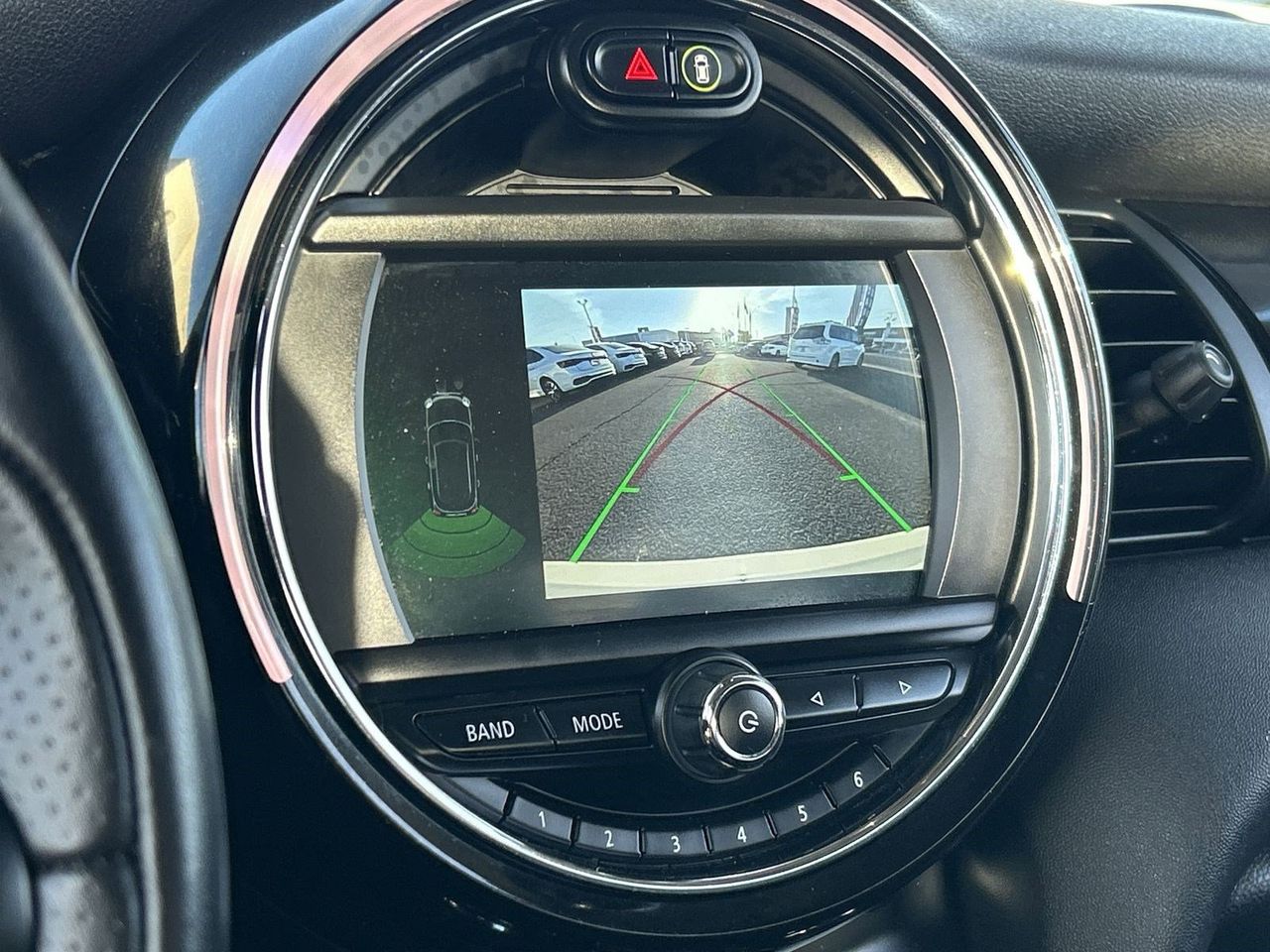 Used 2019 Pepper White MINI Classic image 25