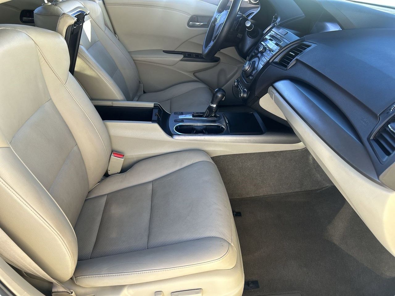 Used 2014 White Acura Technology Package image 9