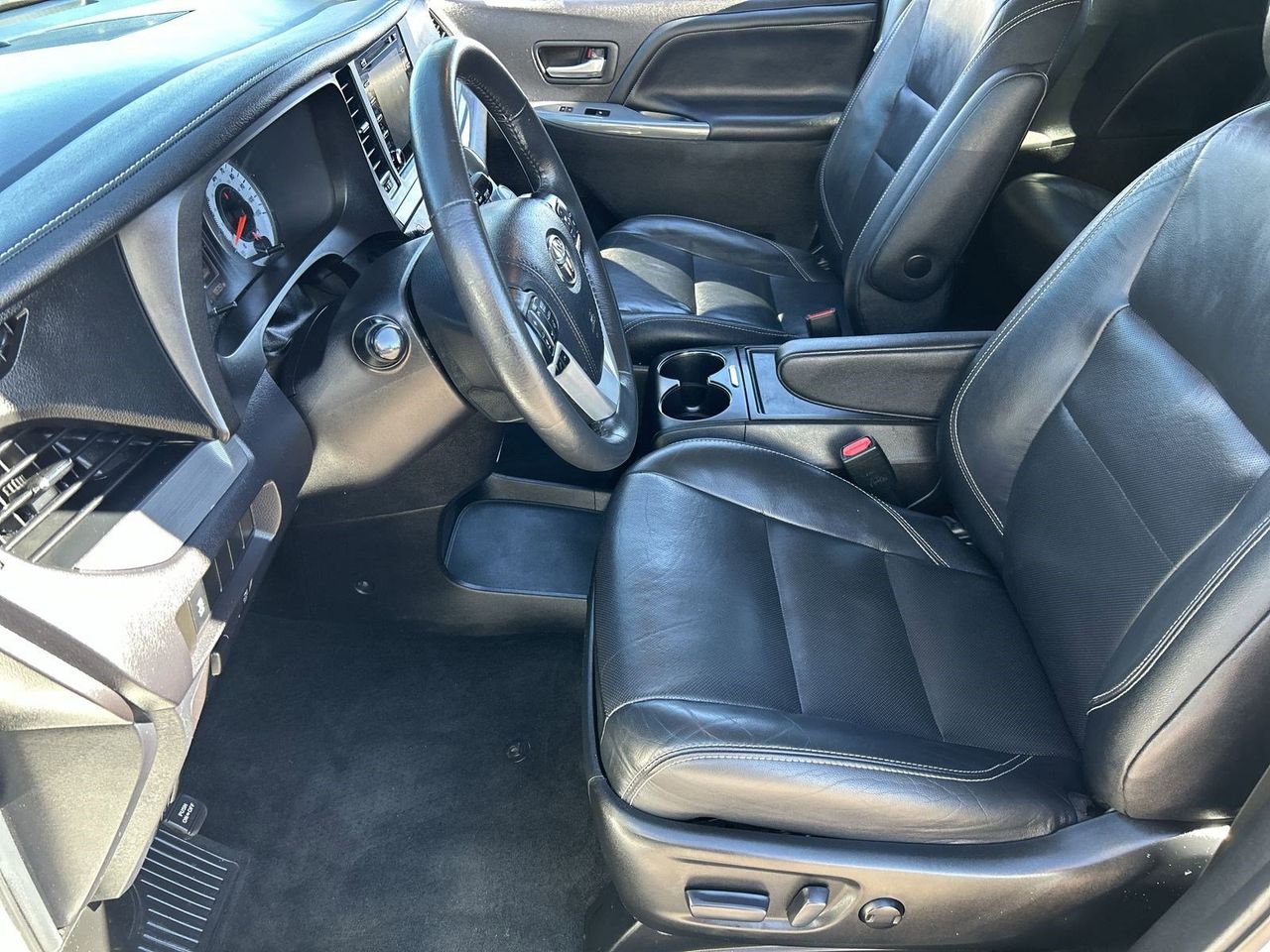 Used 2018 Super White Toyota SE image 15