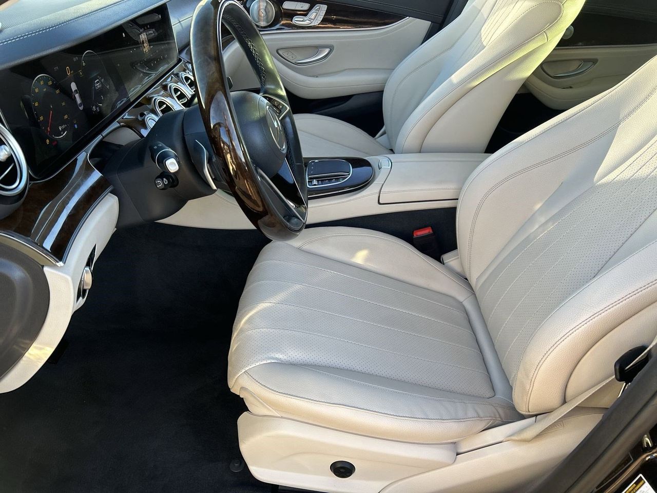 Used 2022 Obsidian Black Mercedes-Benz E 350 image 15