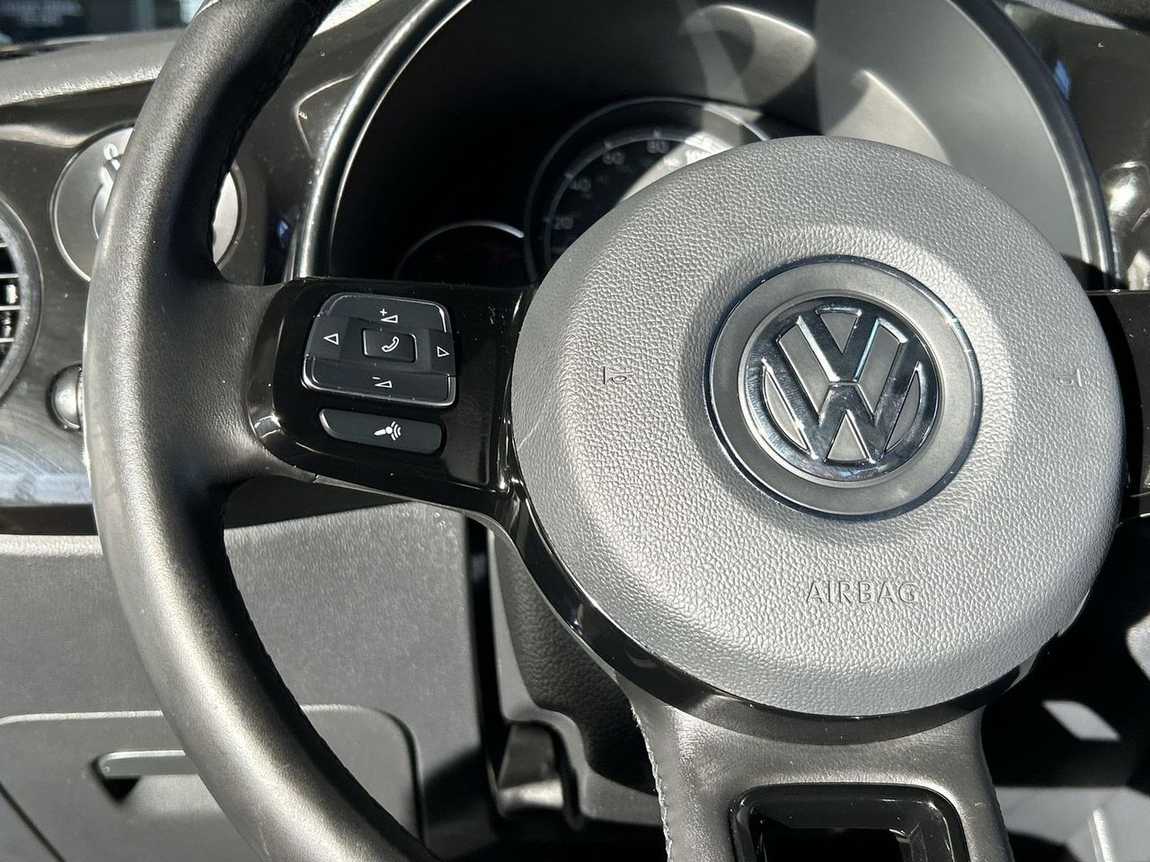 Used 2019 Silk Blue Metallic Volkswagen 2.0T S image 20