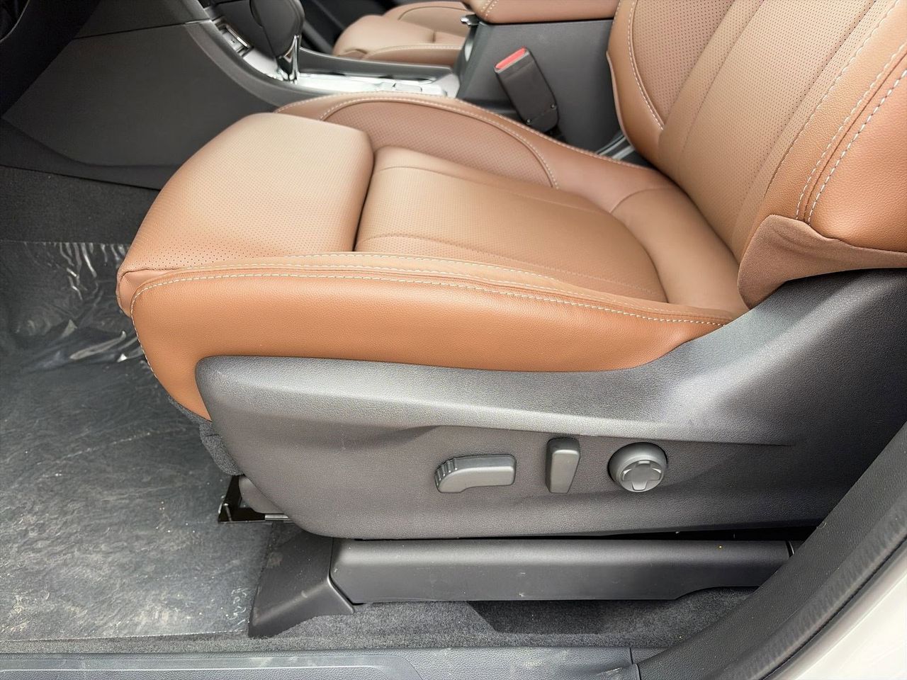 New 2026 Crystal White Pearl Subaru Touring 7-Passenger image 16