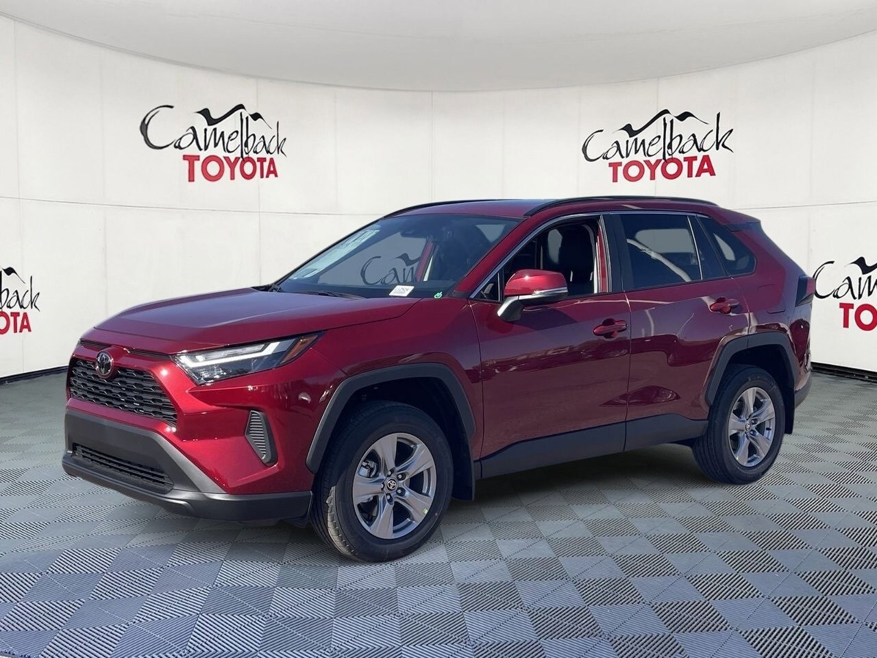 2025 Toyota RAV4 XLE photo 2