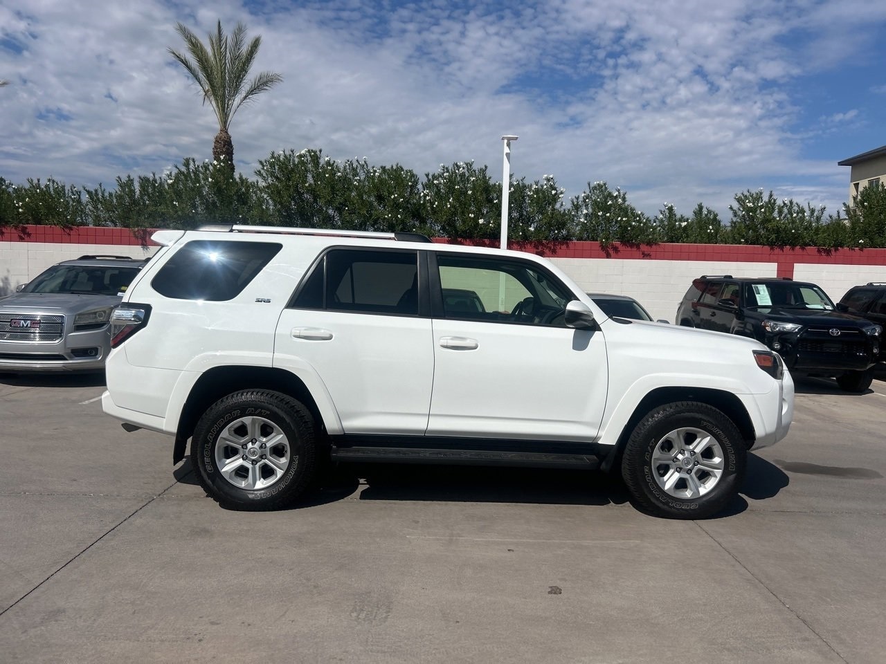 2023 Toyota 4Runner SR5 photo 2