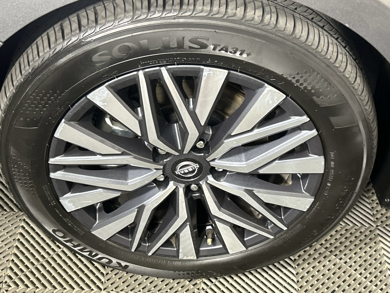 2025 Nissan Altima SV - Photo 10