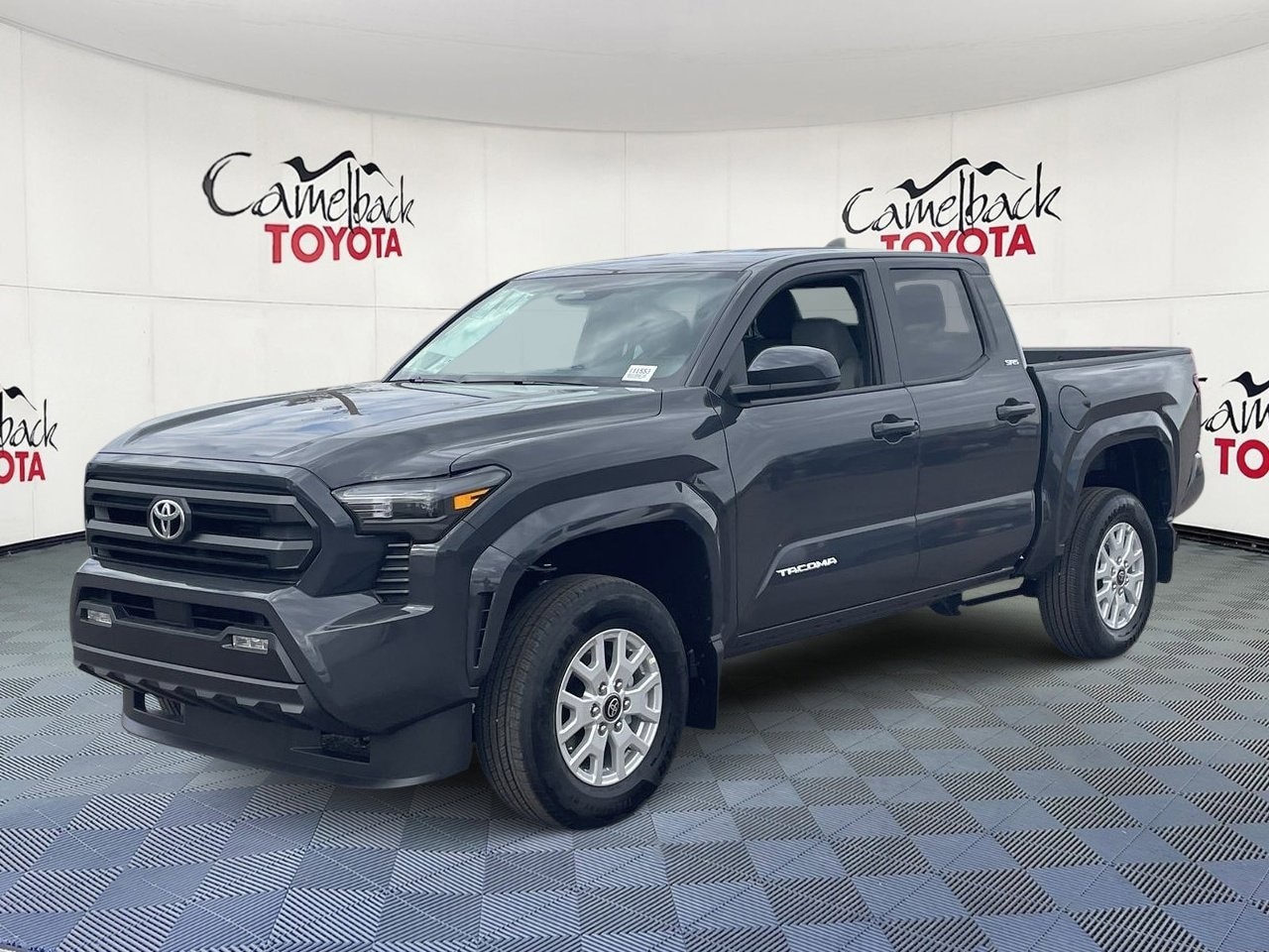 2025 Toyota Tacoma SR5 photo 4