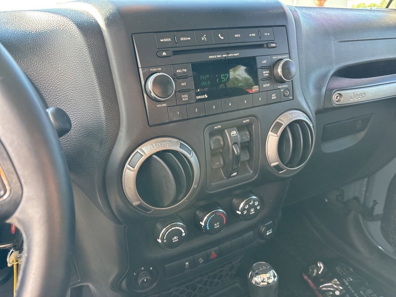 2015 Jeep Wrangler Unlimited Sport photo 4