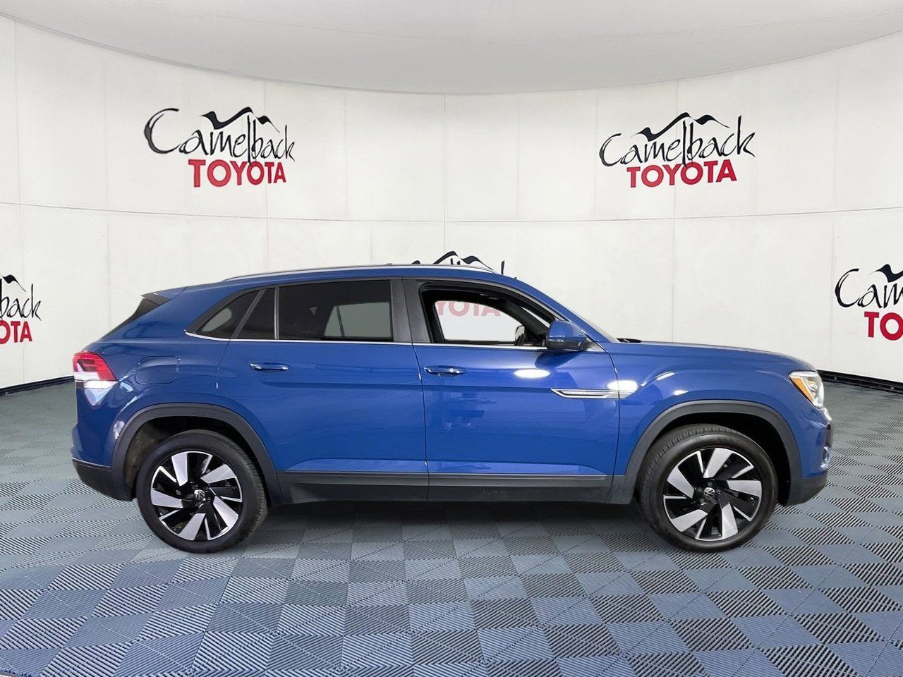 2025 Volkswagen Atlas Cross Sport SE w/Tech - Photo 8