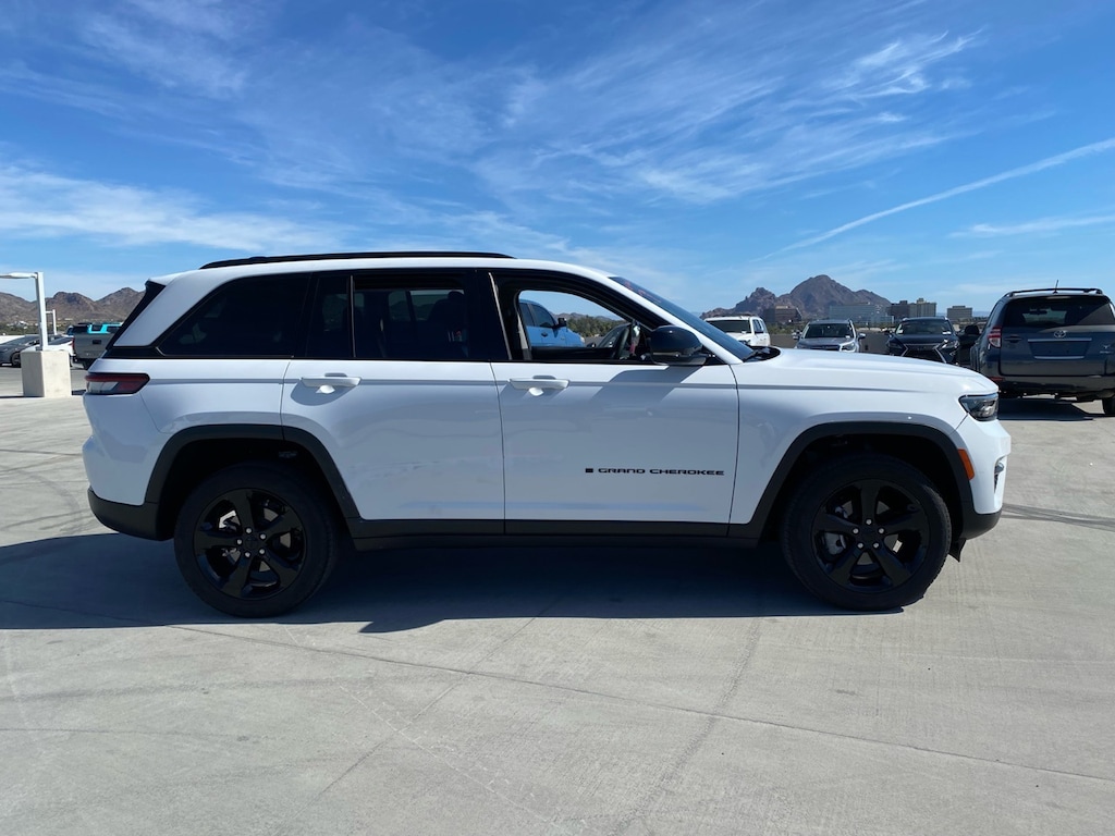 Used 2023 Jeep Grand Cherokee Limited SUV