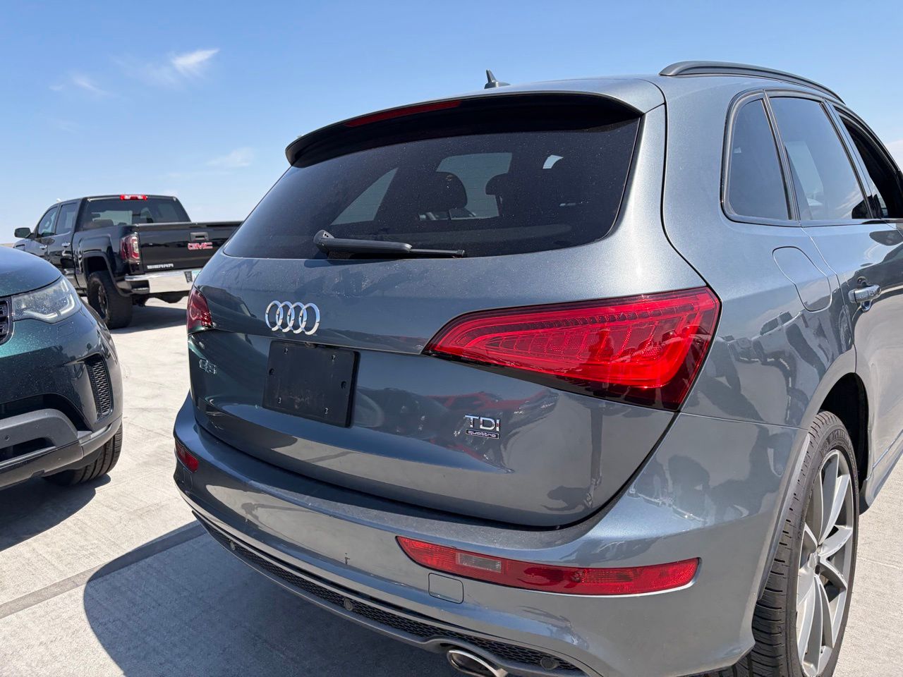 View vehicle photo 4