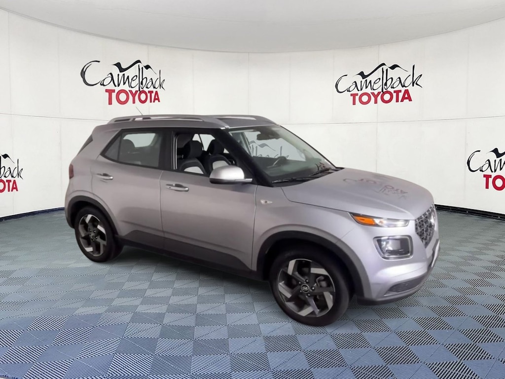 Used 2025 Hyundai Venue SEL SUV