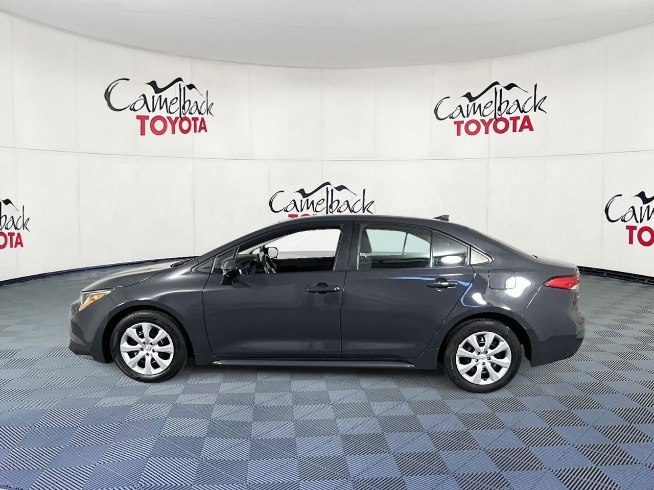 2024 Toyota Corolla LE photo 3