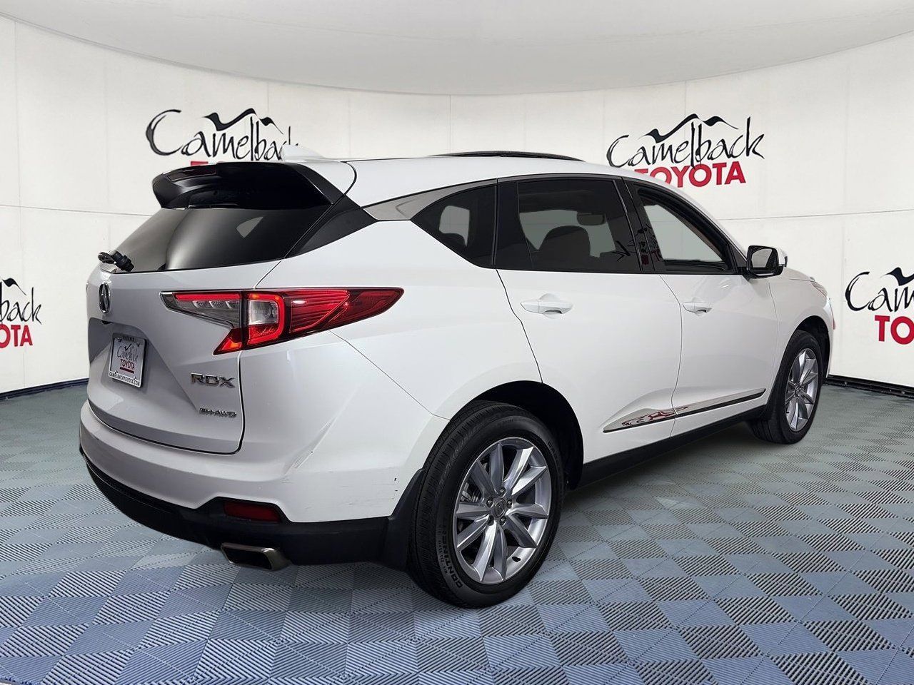 View vehicle photo 7