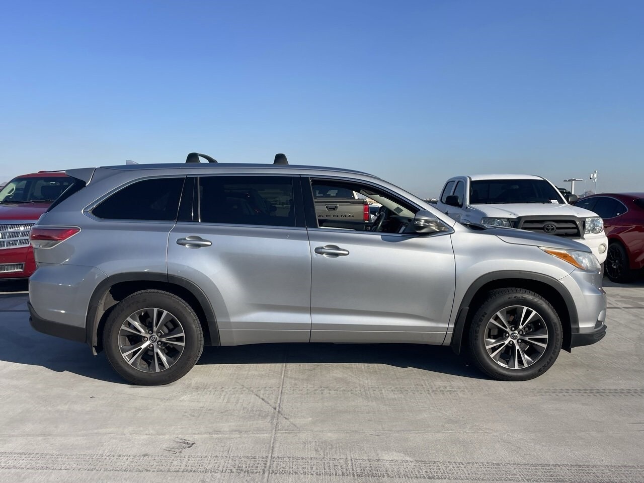2016 Toyota Highlander XLE photo 3