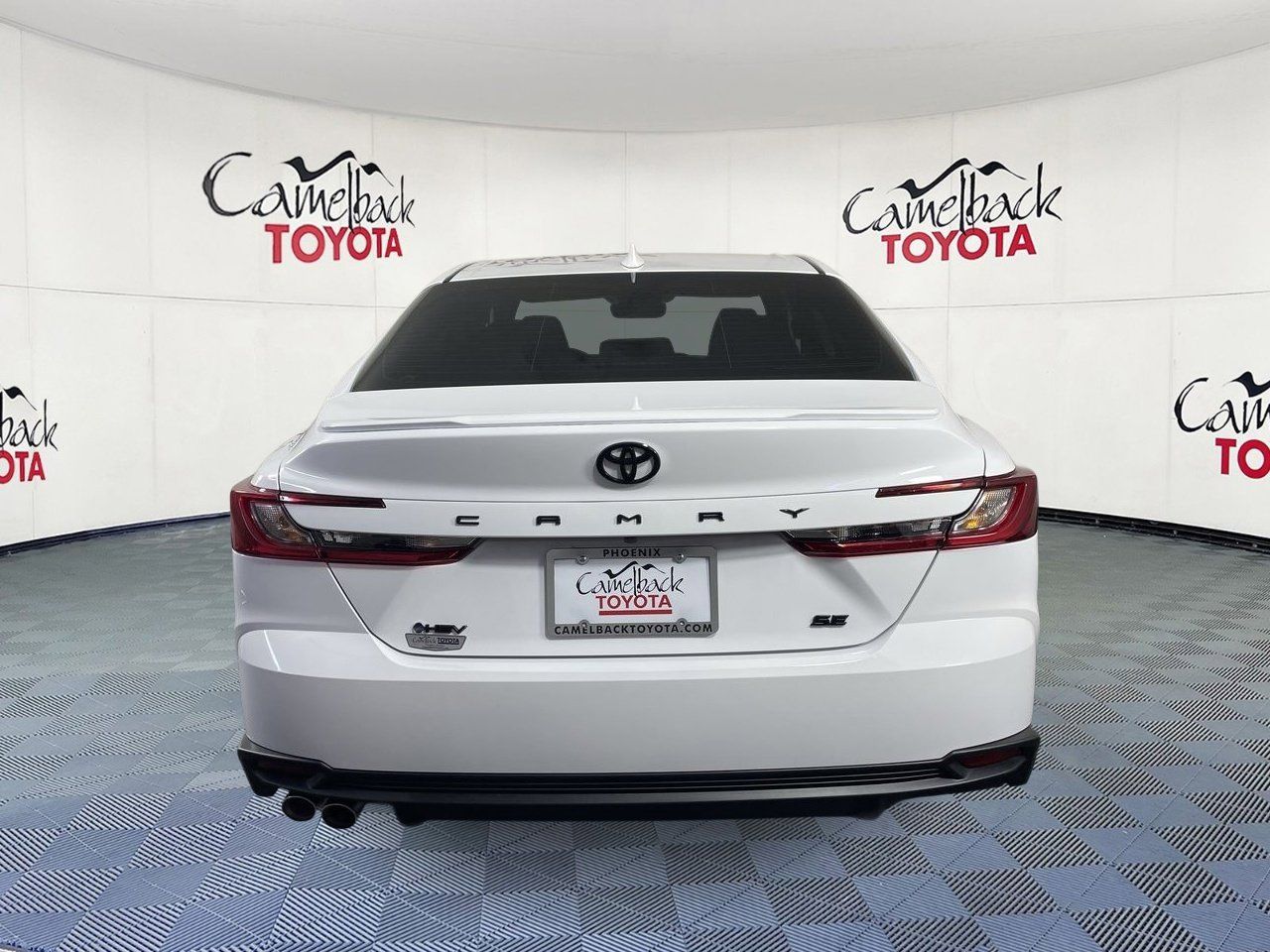 2026 Toyota Camry SE - Photo 6