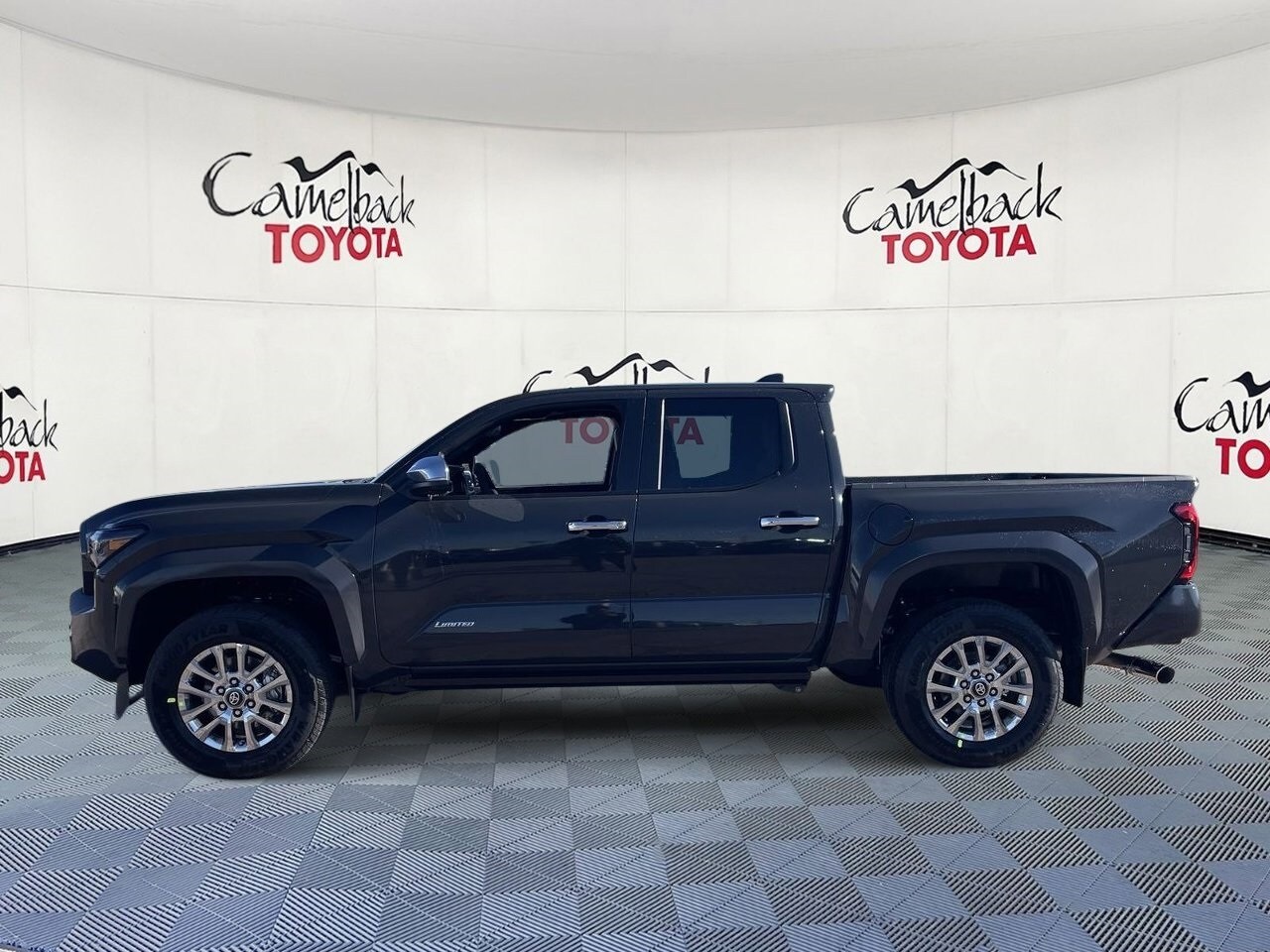 2026 Toyota Tacoma 4x4 Limited photo 4