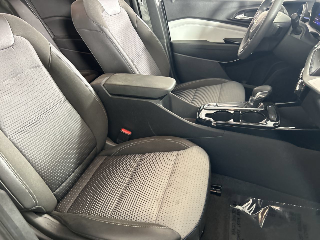 2025 Chevrolet Trax LT - Photo 26