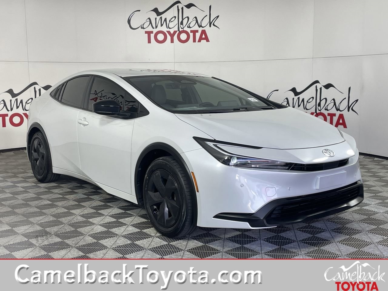 2026 Toyota Prius LE's photo