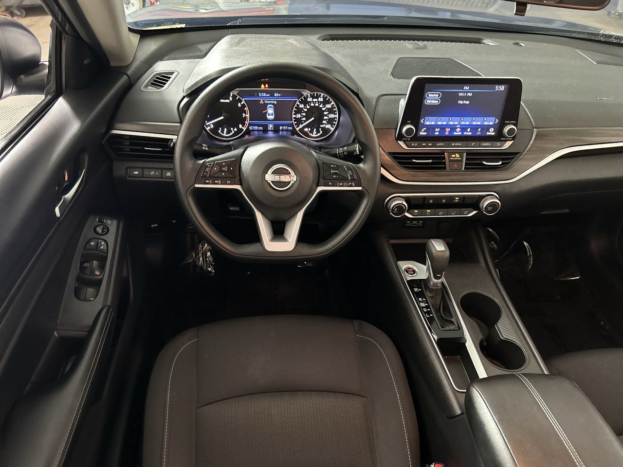 2025 Nissan Altima SV - Photo 22