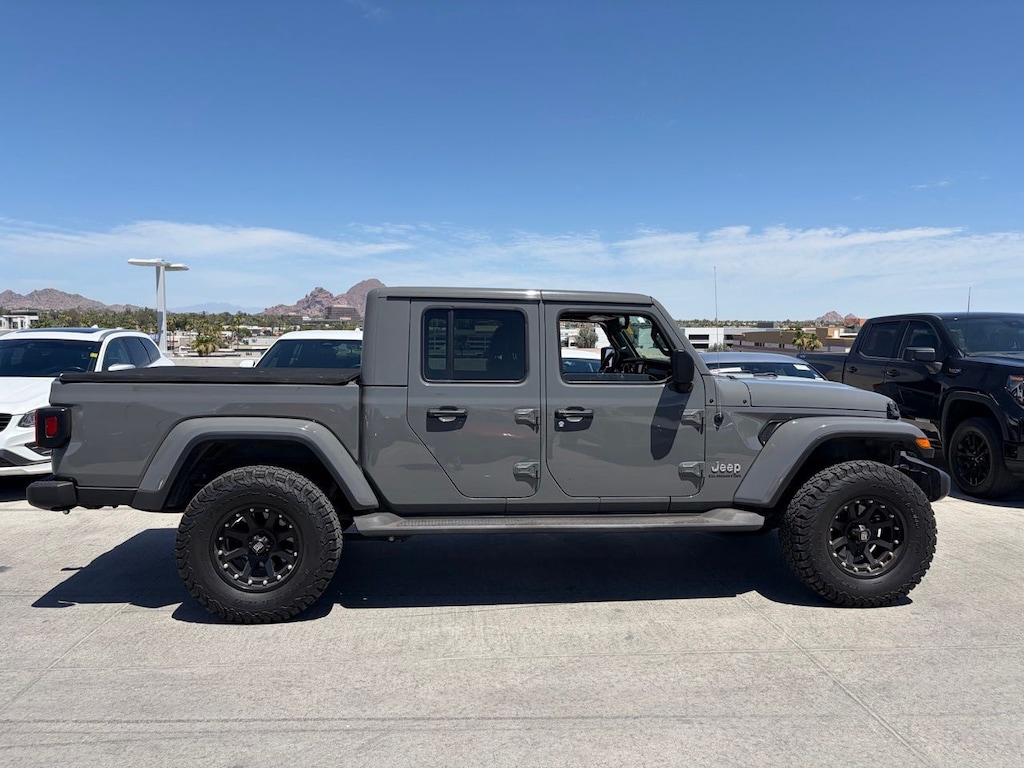 Used 2021 Jeep Gladiator Overland Truck Crew Cab