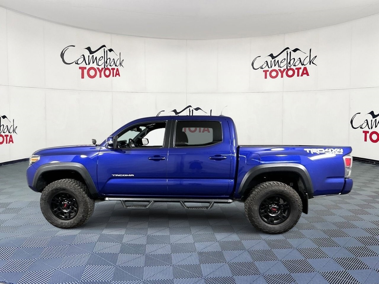 2023 Toyota Tacoma TRD Off-Road photo 4