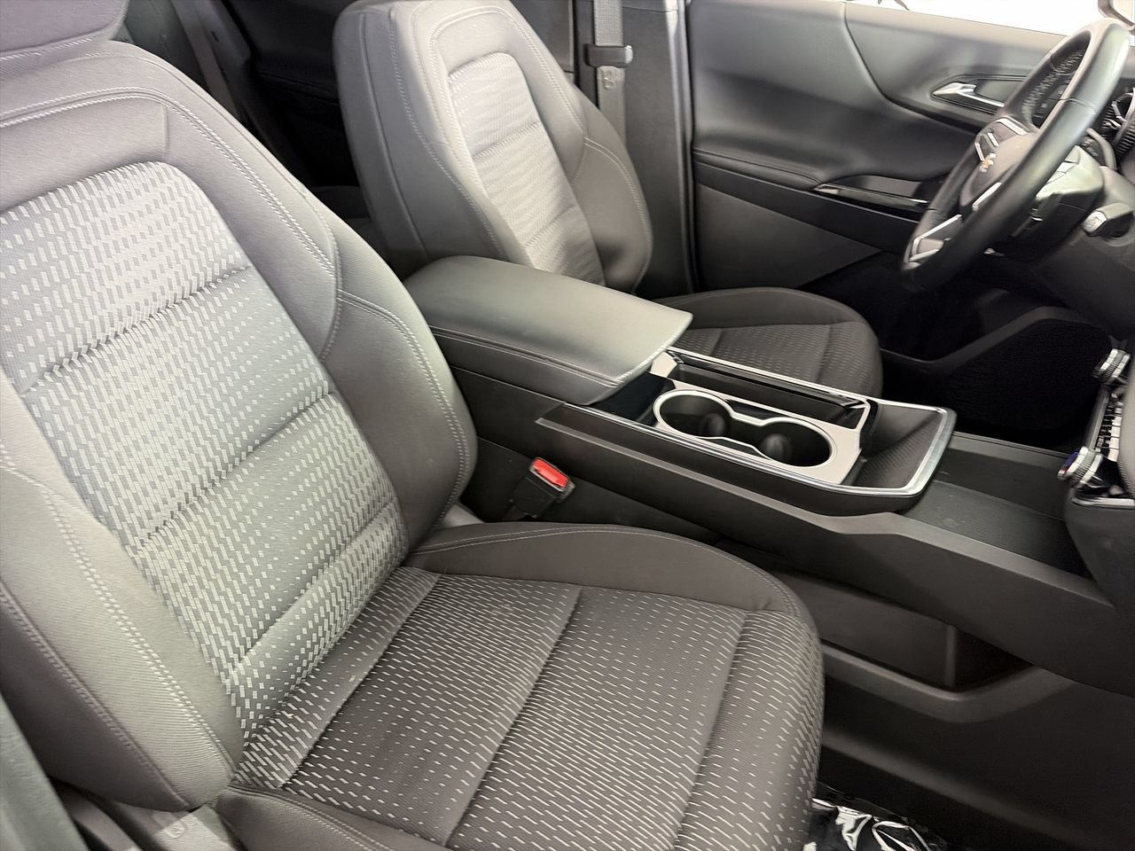 2025 Chevrolet Equinox LT - Photo 23