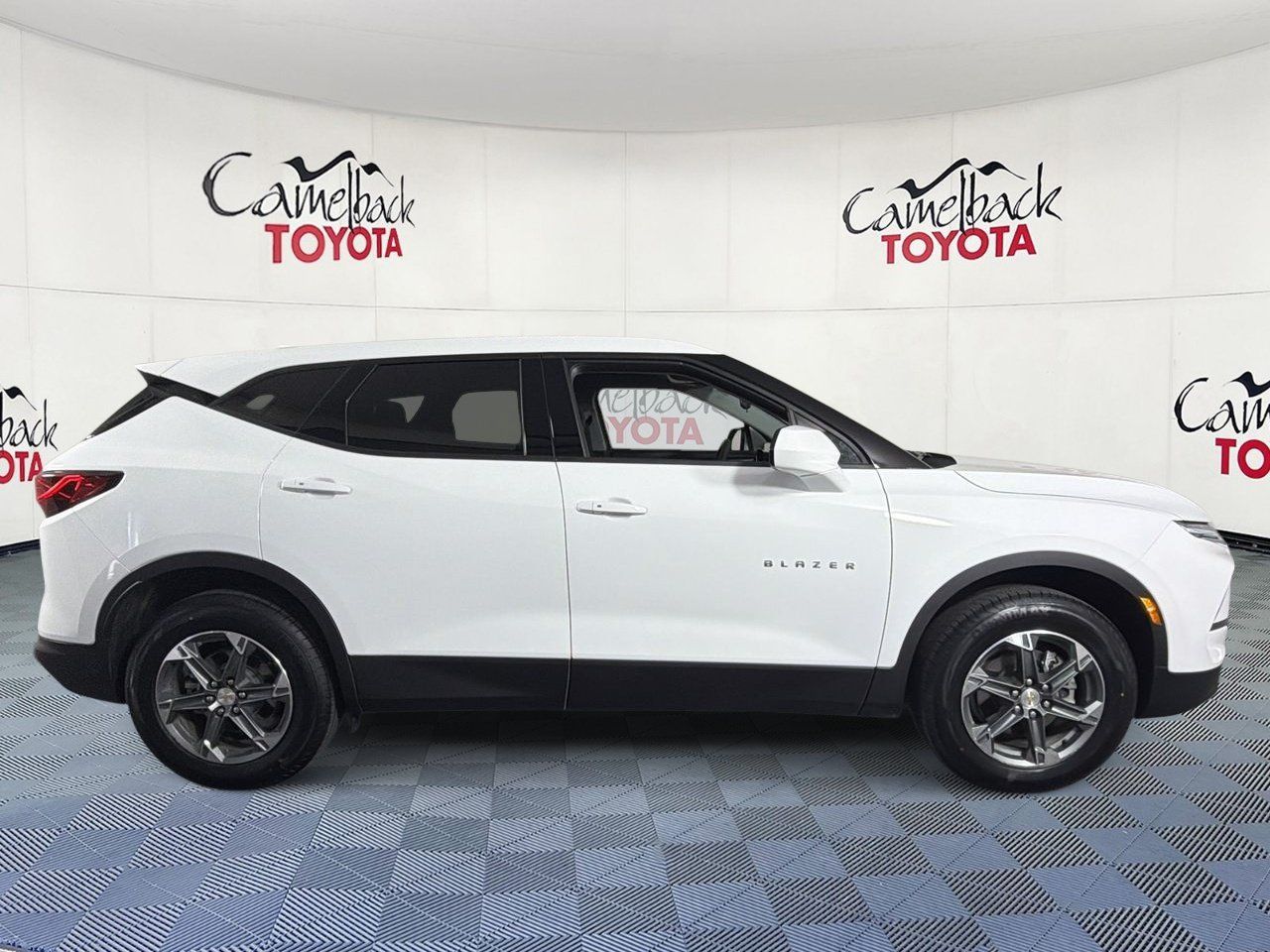2025 Chevrolet Blazer 2LT - Photo 9