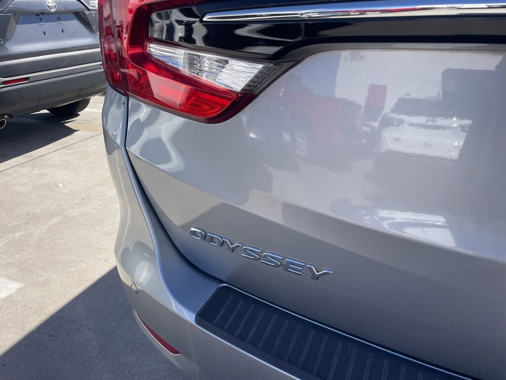 Used 2023 Honda Odyssey Touring Van