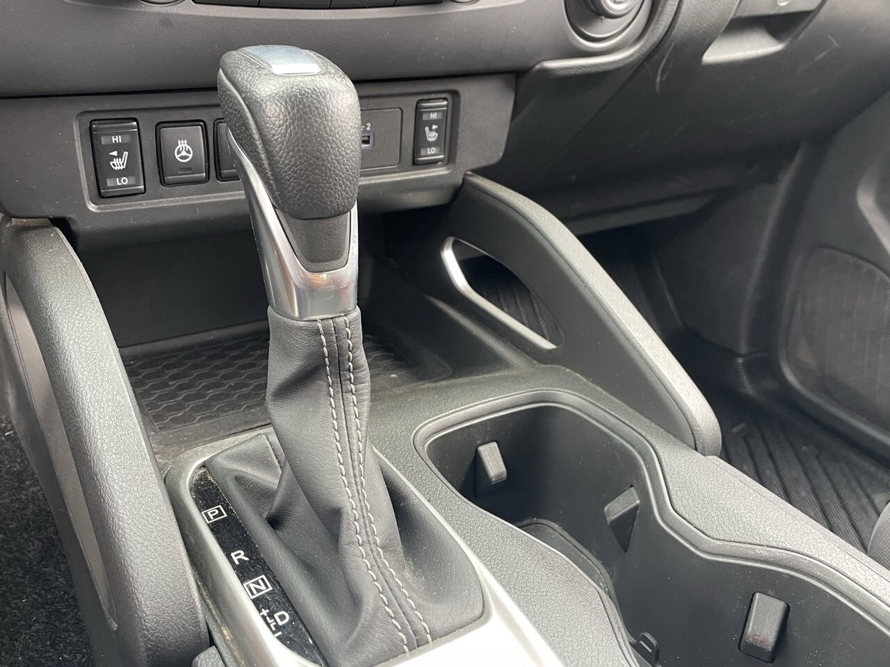 2024 Nissan Frontier SV photo 4
