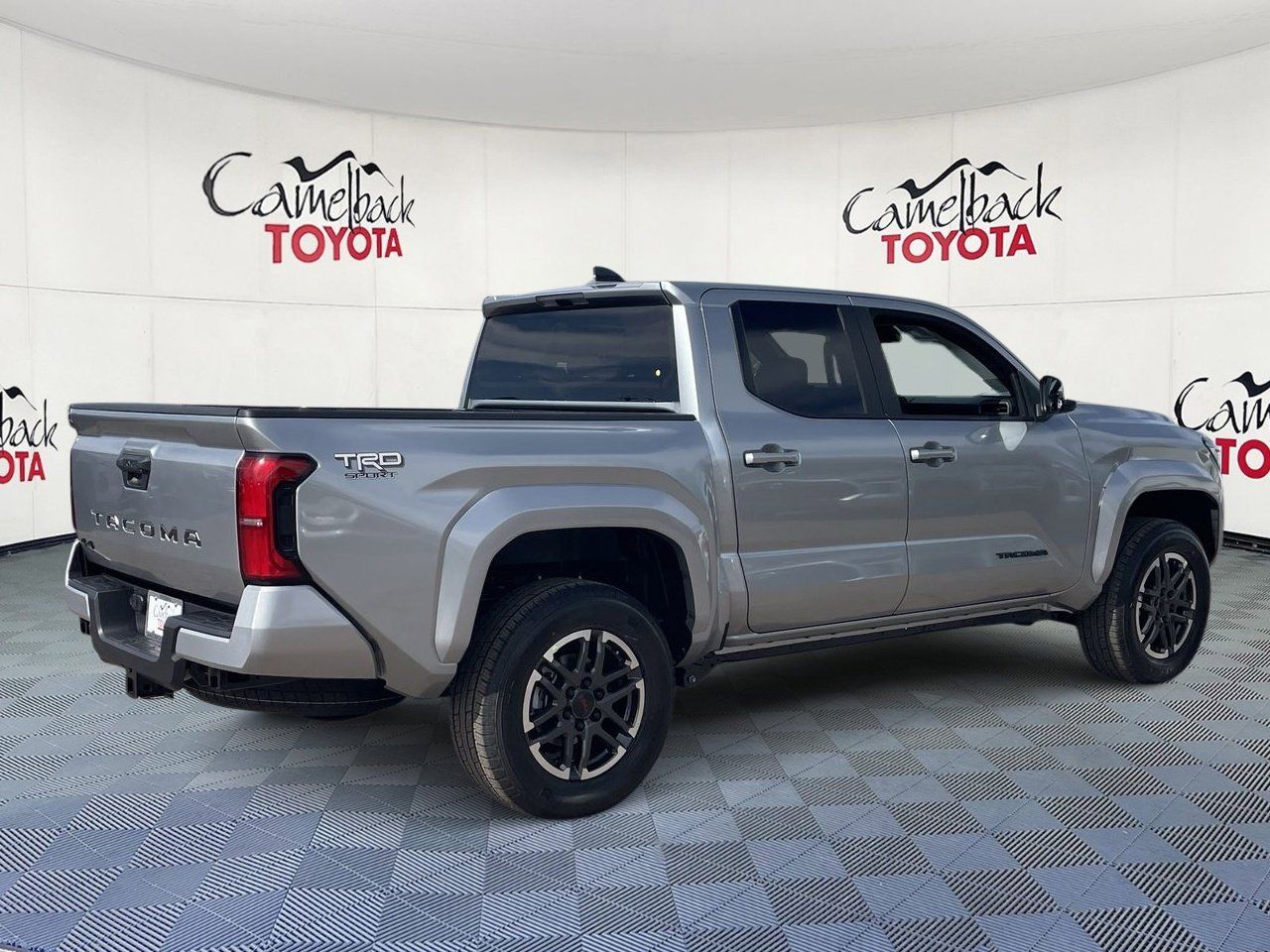 View vehicle photo 7