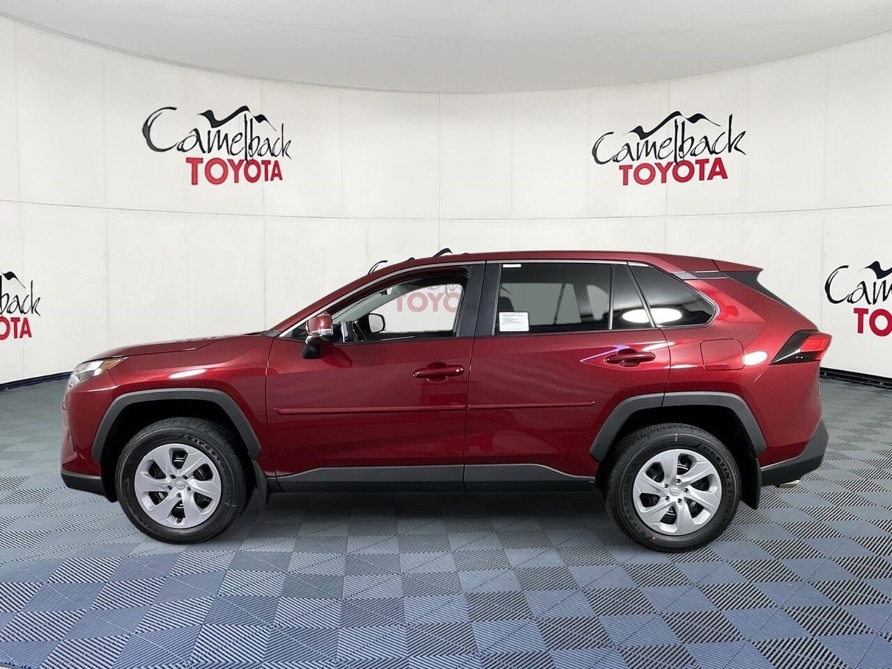 2025 Toyota RAV4 LE photo 3