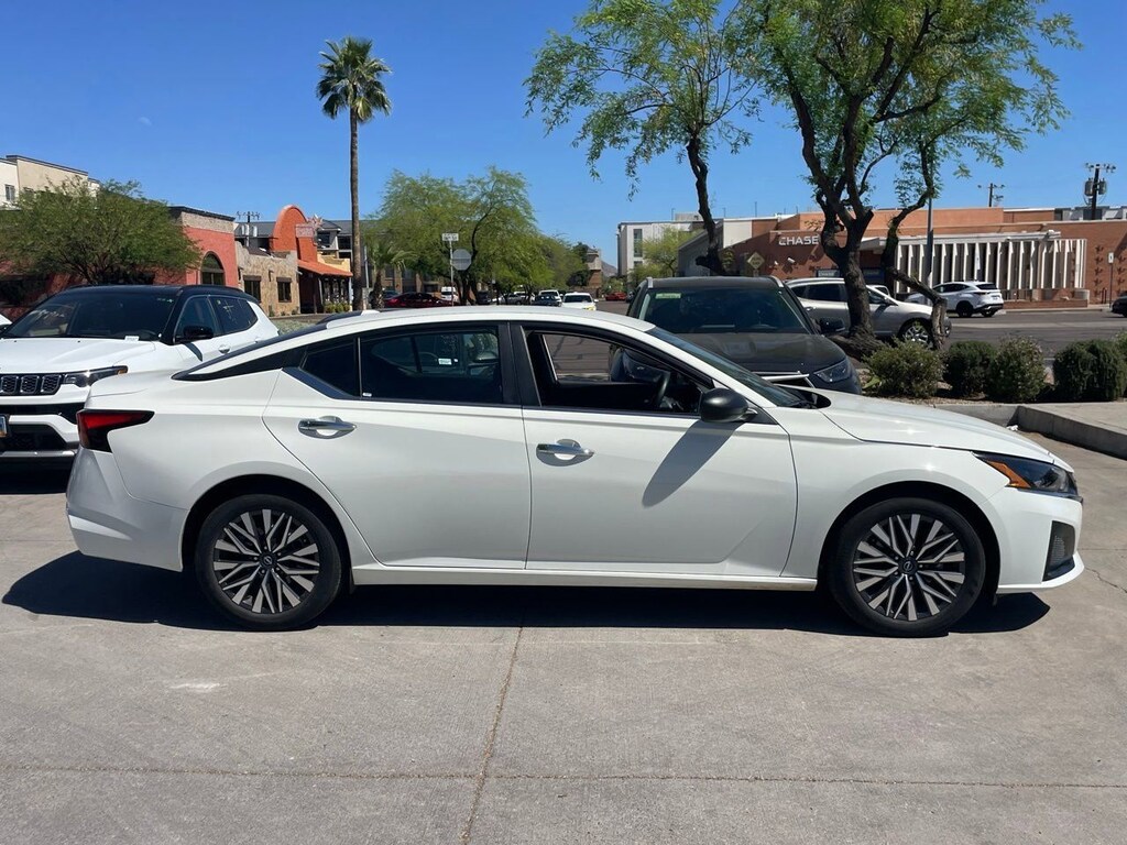 Used 2025 Nissan Altima 2.5 SV Sedan