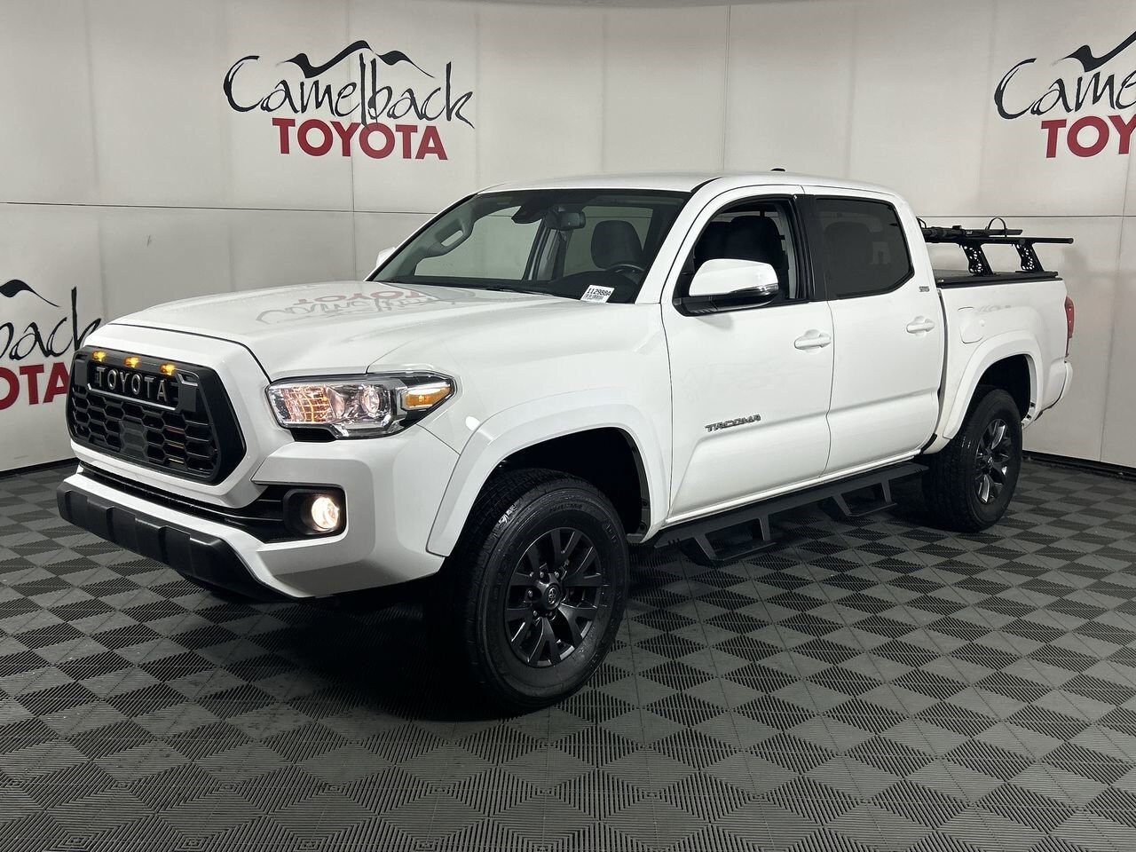 2023 Toyota Tacoma SR5 photo 2