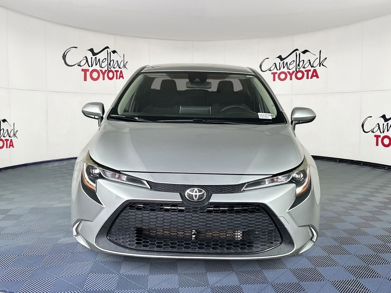 2020 Toyota Corolla LE photo 2